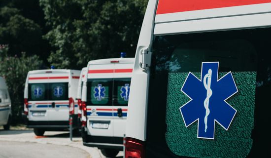 奉新救护车转运病人过路高速收费吗？